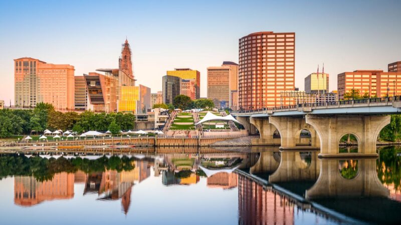Explore key Hartford startups in 2024, leading in fintech, healthcare, and more.